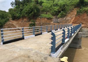 Tapi river bridge in Mon District